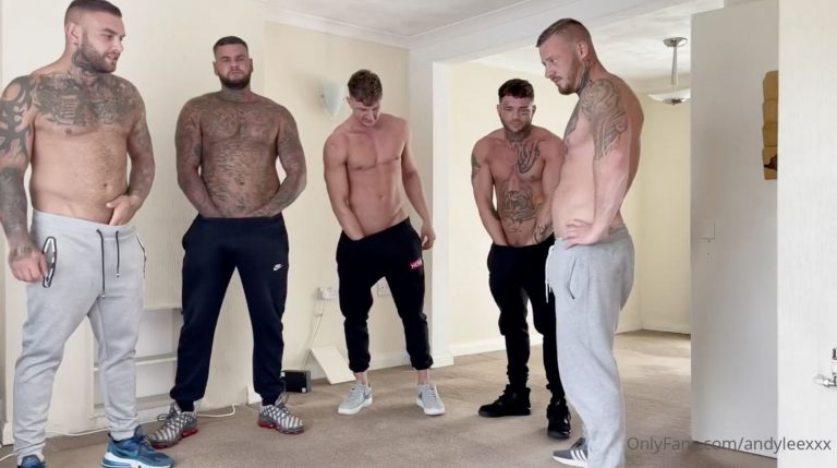 Andy Leexxx en acción con compañeros